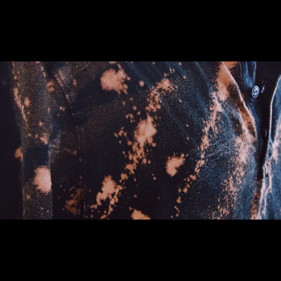 Bleached black T - Picture 4 of 4